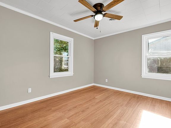 5th image of 266 McHall Dr