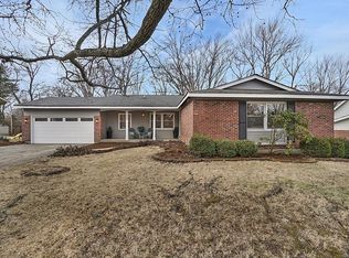 447 Wildwood Pkwy, Ballwin, MO 63011