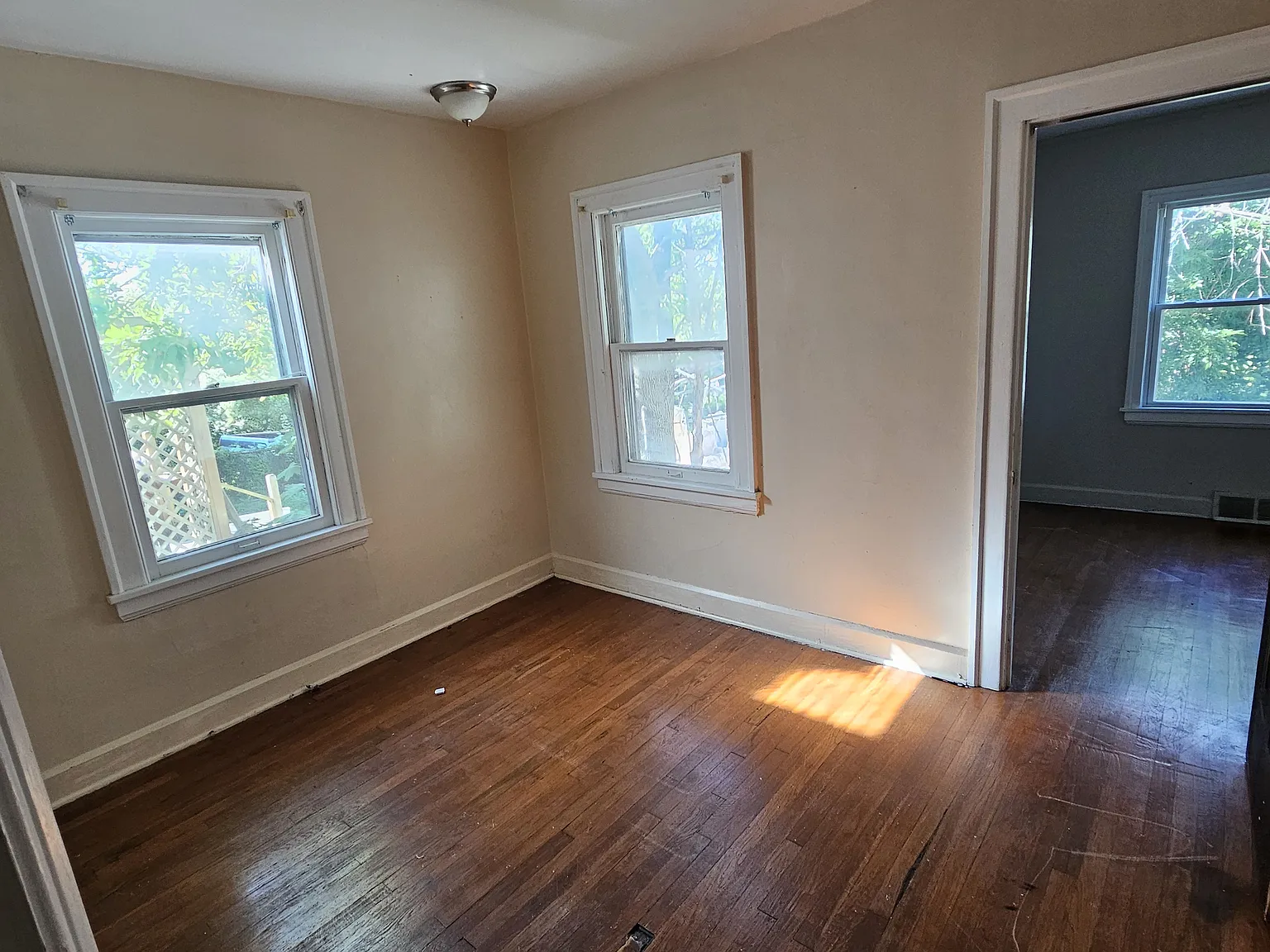 2 bed, 900 sqft, $975 — Photo 2
