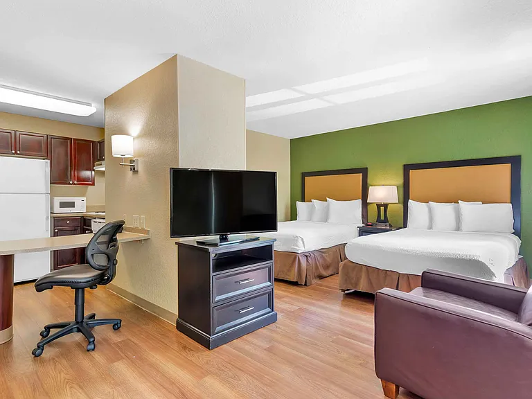 Deluxe Studio - 2 Full Beds