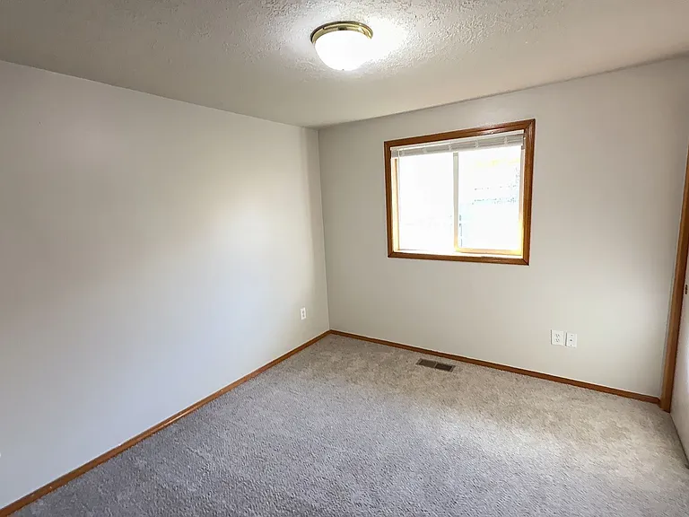 4449 Samantha Ct NE — Photo 12