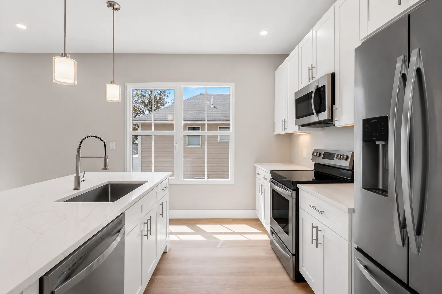 2 bed, 756 sqft, $3,650 — Photo 4