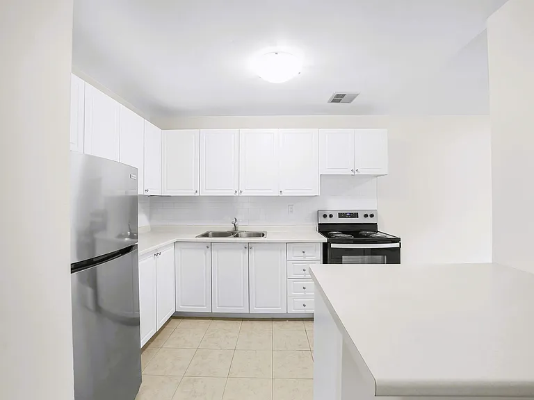 17 Barker St — Photo 14