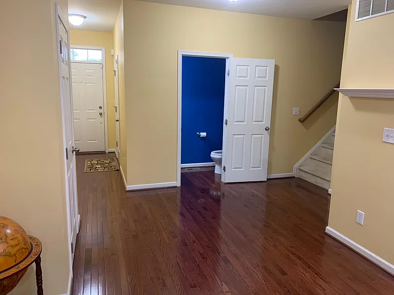 210 Mullen Dr — Photo 4