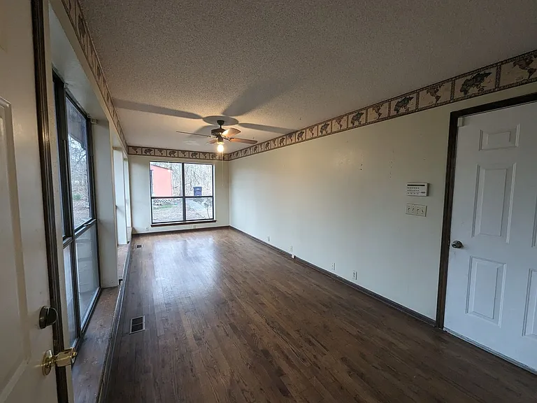 165 Sunnyside Dr — Photo 15