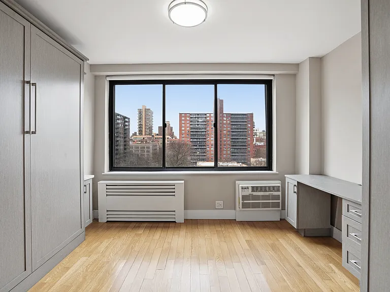 784 Columbus Ave #2L — Photo 2