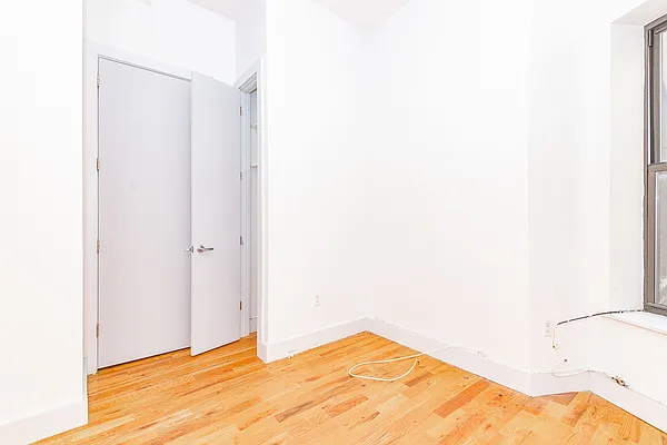 Rented by MySpaceNYC | media 9