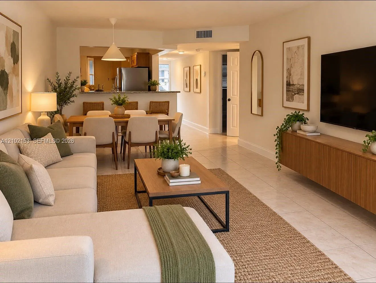 Versailles Gardens Condo — Photo 1