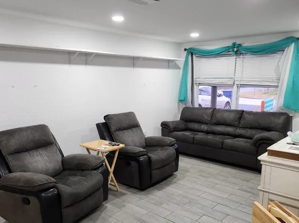 4700 Blossom Dr, Holiday, FL 34690