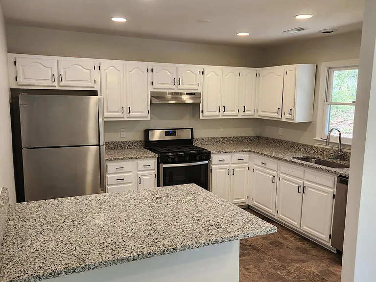 1505 Pycroft Ct — Photo 10