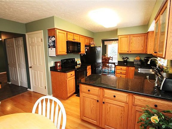 4th image of 1222 Liberty Ln