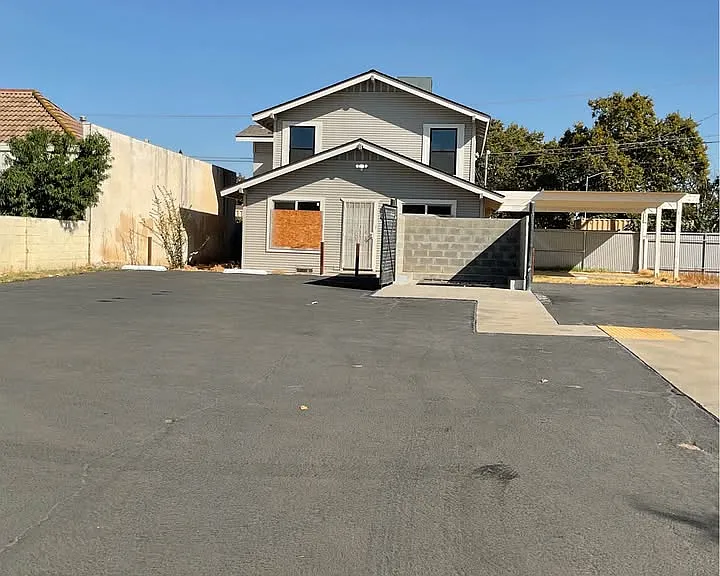 709 N D St — Photo 3