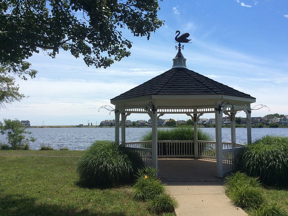Lake Como & Ocean Views
