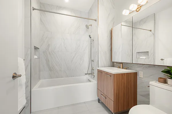 Bathroom, photo 2
