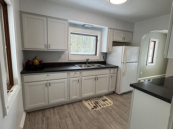 3rd image of 5708 South BIRCH LANE
