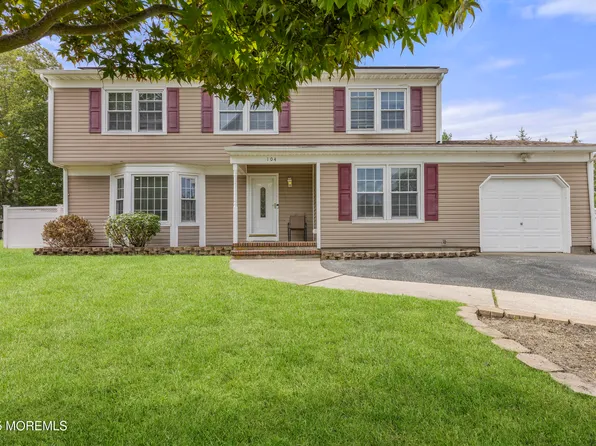 104 Dale Court, Manchester, NJ 08759