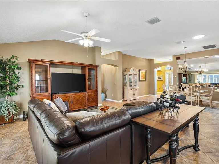 1505 Doria Ln — Photo 5