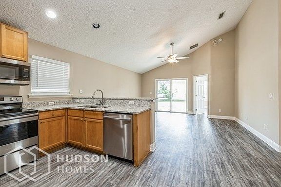5th image of 931 Brook Hollow Ct