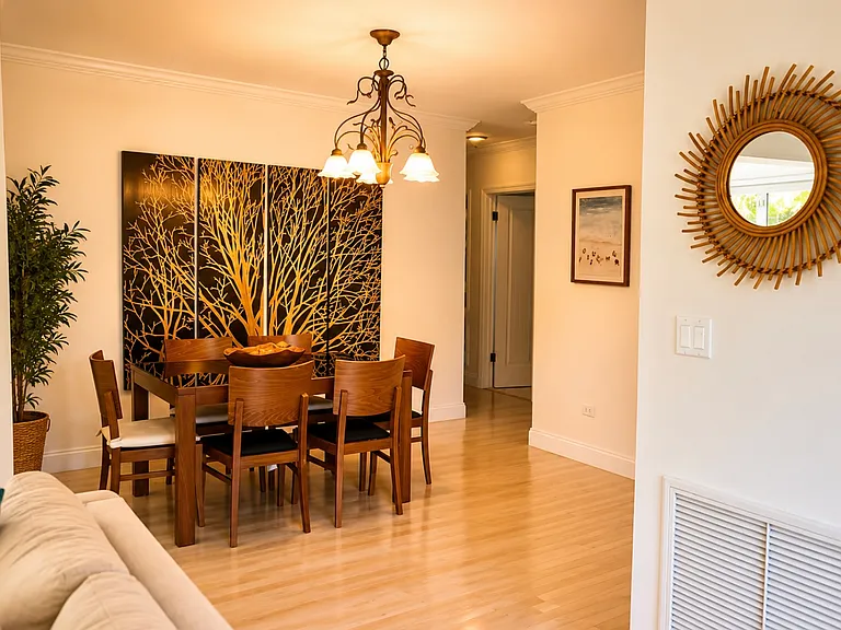1123 N Southlake Dr — Photo 5