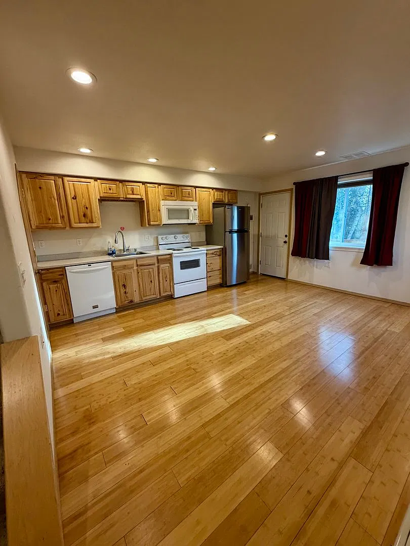 Iniakuk Ave 1801 — Photo 4