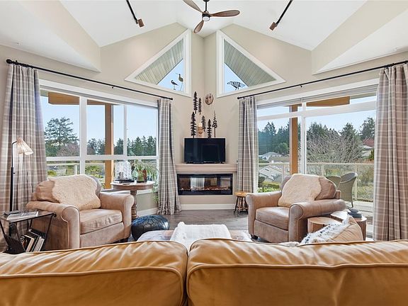 2nd image of 439 College Rd #303