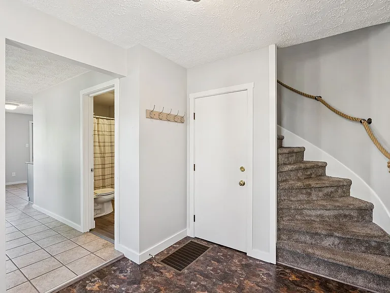 140 & 142 Sawyer Street — Photo 19