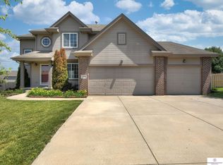 2219 Kara Cir, Papillion, NE 68133