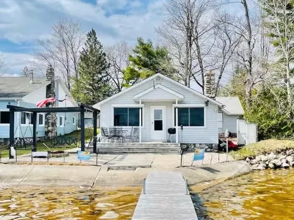 6080 Paradise Trl, Carp Lake, MI 49718