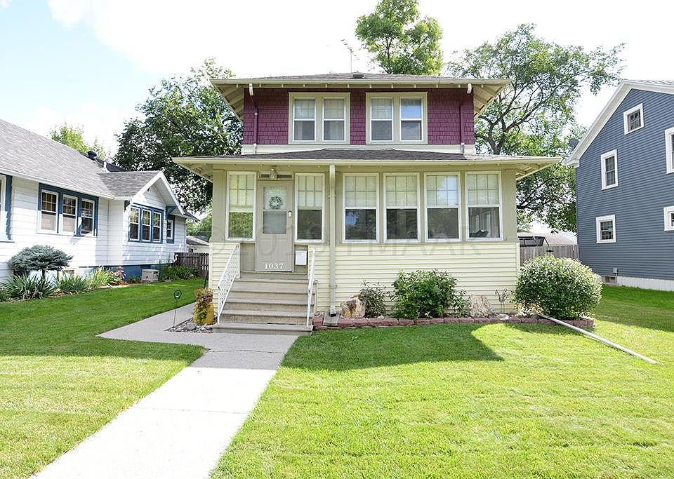 1st image of 1037 1st St N