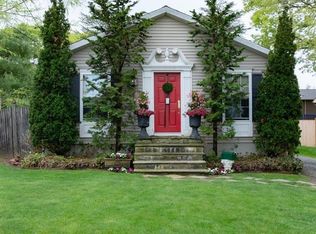 13 Monte Carmele St, North Providence, RI 02904