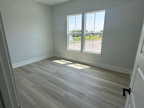 2nd image of 1530 Daylight Dr