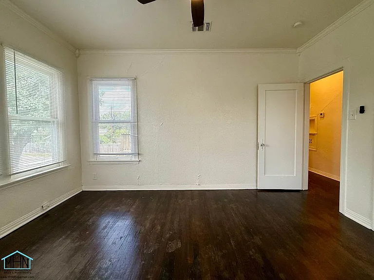 1346 Fulton Ave — Photo 15