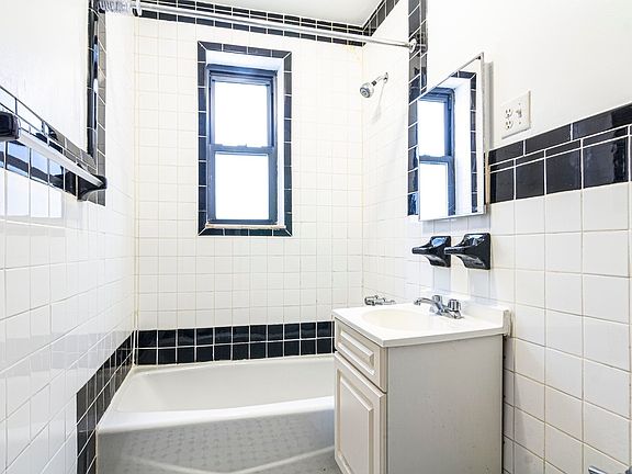 4th image of 31-70 34th St #1F