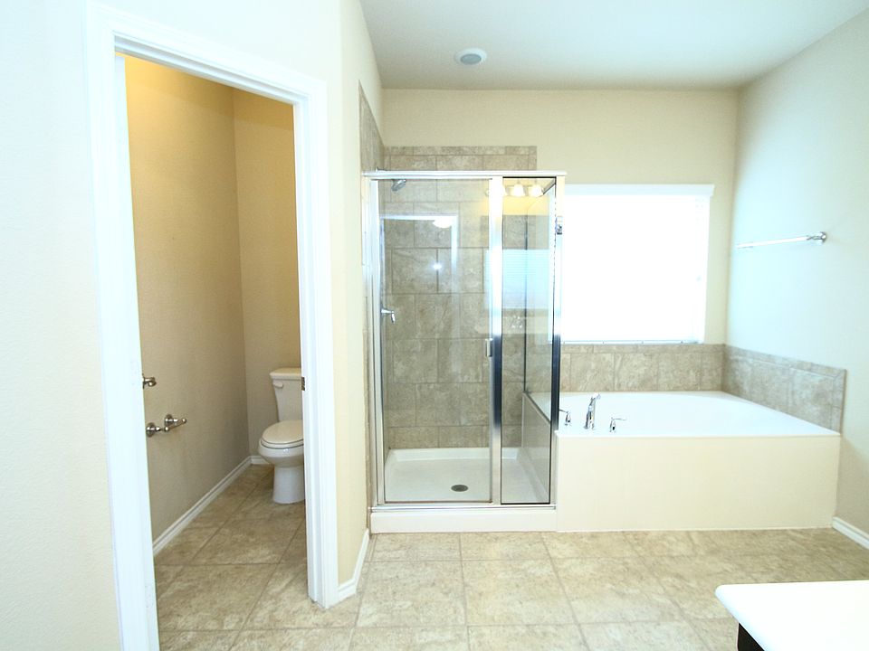 1st image of 4817 Green River Dr