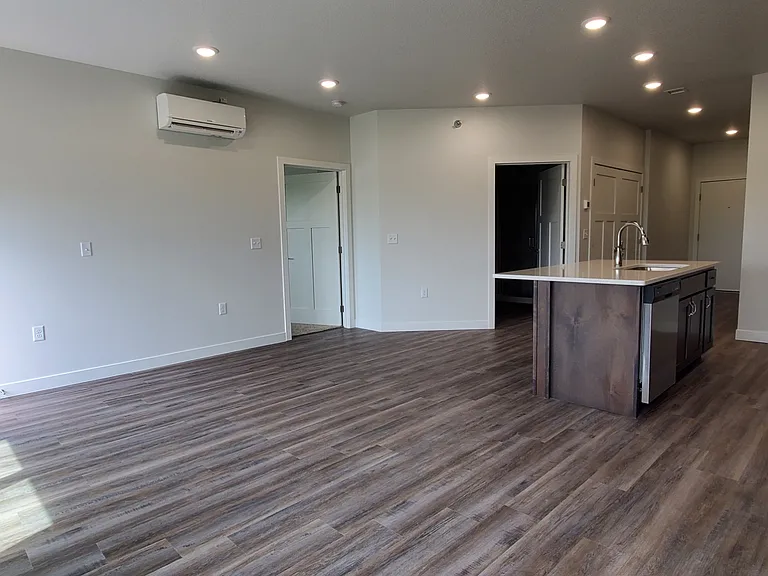 715 Lake Shore Dr NE #203 — Photo 25