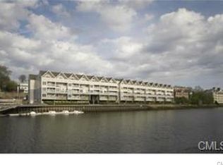 4 Daskams Ln UNIT 102, Norwalk, CT 06851