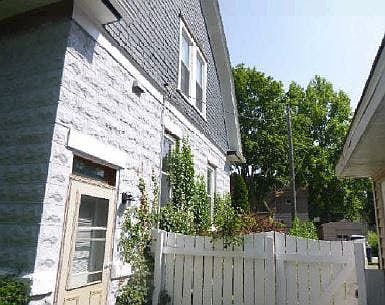 3rd image of 401 N Johnson St