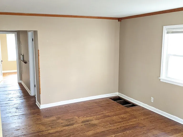 1719 Shirley Ave — Photo 4