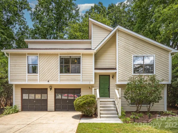 7434 Lawyers Station Dr, Mint Hill, NC 28227