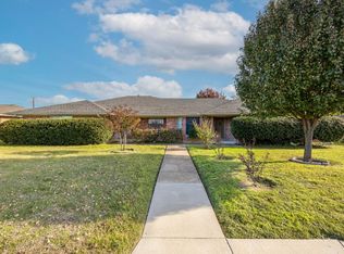 300 N Nolan River Rd, Cleburne, TX 76033