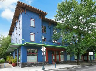 325 NE Graham St APT 9, Portland, OR 97212