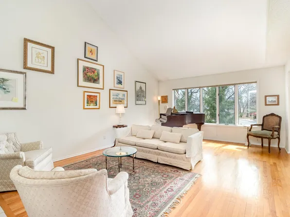 7470 Cahill Rd, Edina, MN 55439