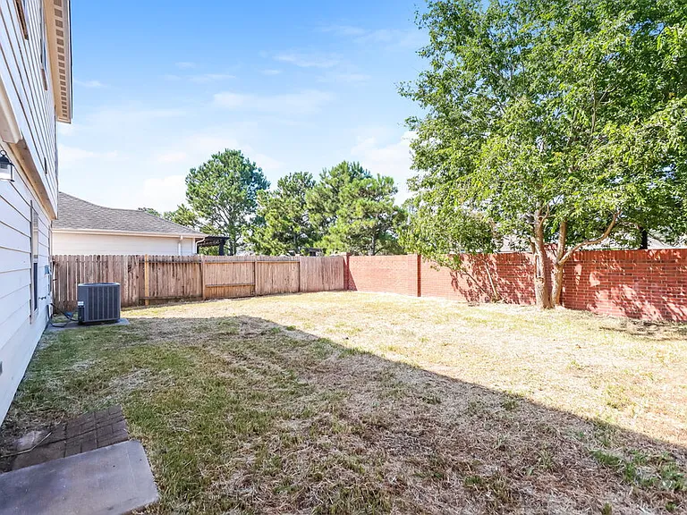 19811 Breezy Cove Ct — Photo 17
