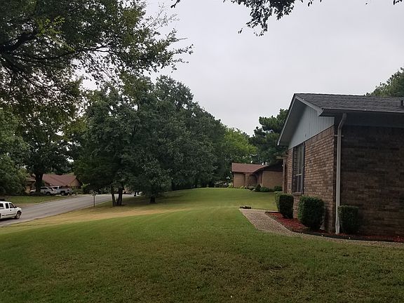 5th image of 411 Azure Hills Dr