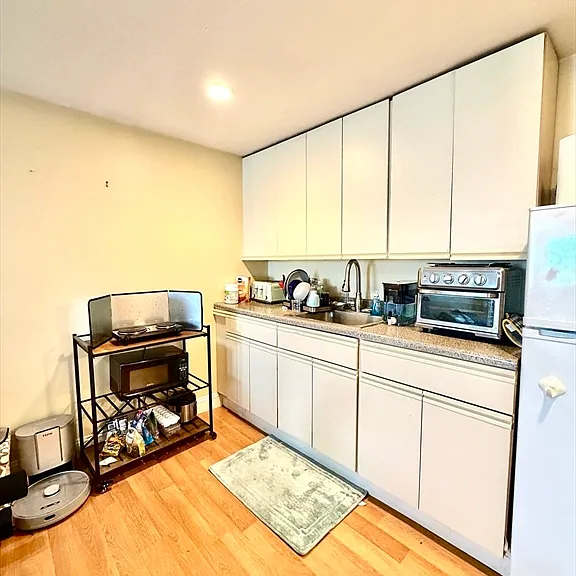 252 Mason Ter #G — Photo 4