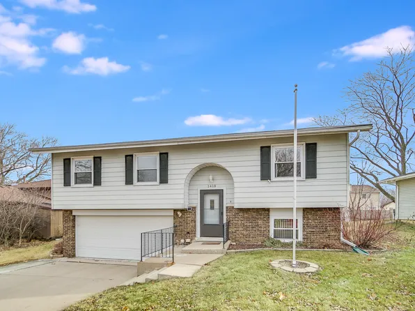 1418 Summit Dr, Lockport, IL 60441