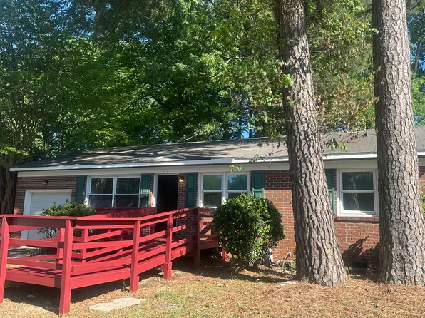 37 Colony Rd, Newport News, VA 23602