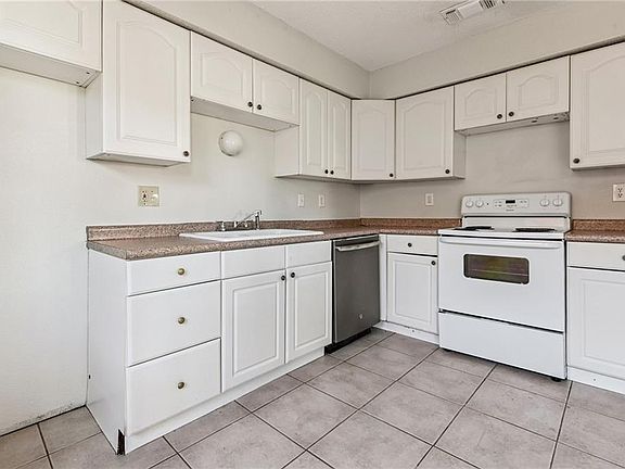 4th image of 14936 Curran Rd