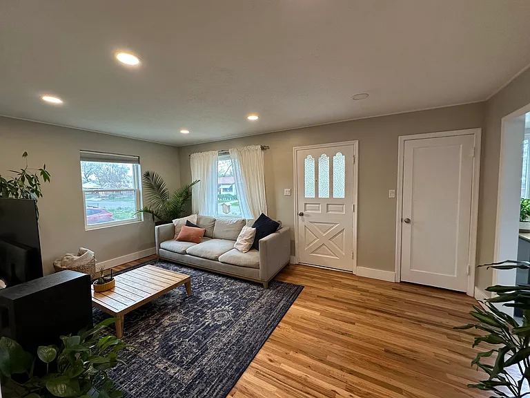 576 E 3635 S — Photo 11