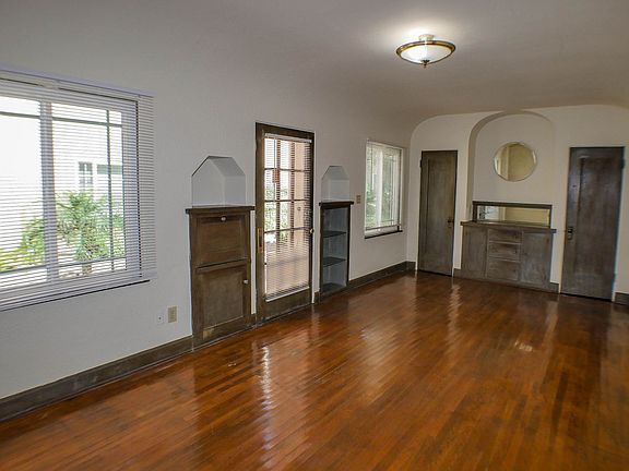 4th image of 3947-3959 3rd Ave #3947-1/2